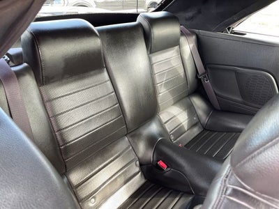 2005 Ford Mustang GT Deluxe