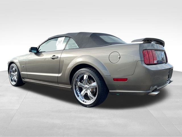 2005 Ford Mustang GT Deluxe