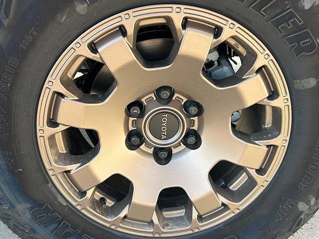 2025 Toyota Tacoma i-FORCE MAX Tacoma Trailhunter