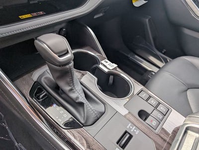 2026 Toyota Highlander Hybrid Platinum