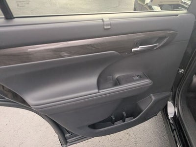 2026 Toyota Highlander Hybrid Platinum