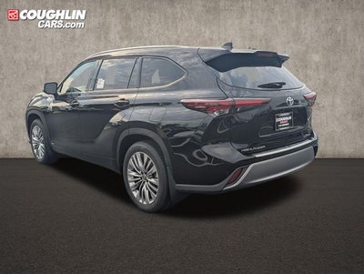 2026 Toyota Highlander Hybrid Platinum