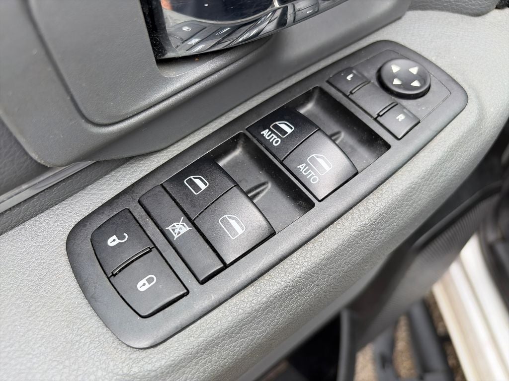 2018 RAM 1500 SLT