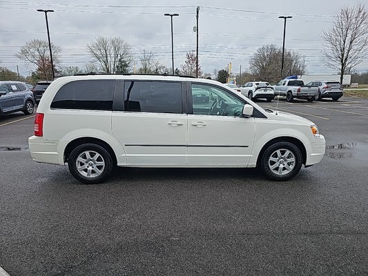 2010 Chrysler Town & Country Touring in Columbus, OH - Coughlin Automotive