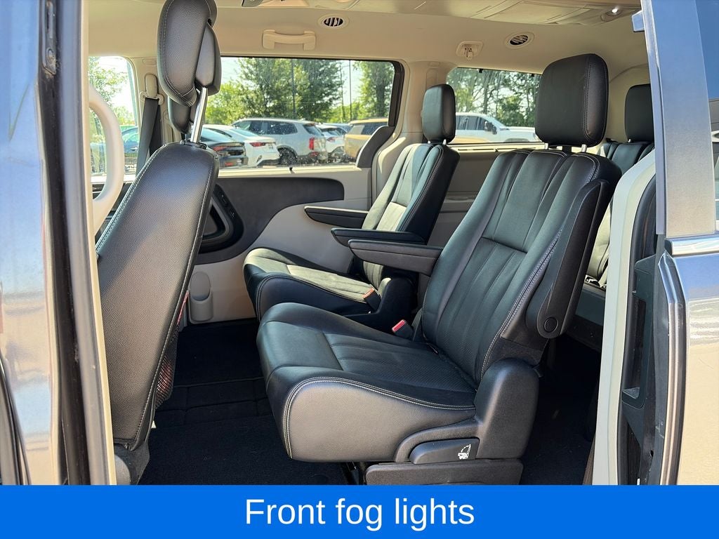 2015 Chrysler Town & Country Touring-L
