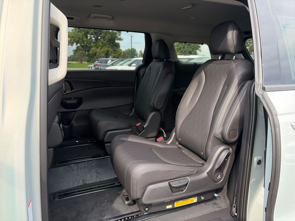 2027 Kia Carnival EX