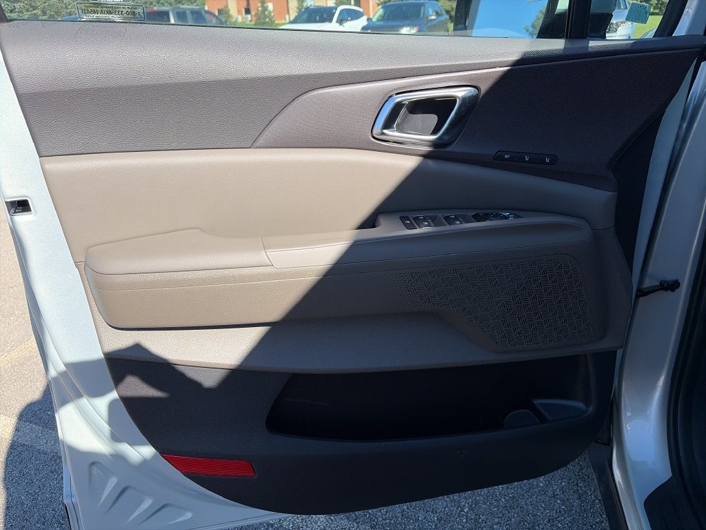 2027 Kia Carnival EX