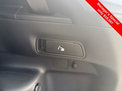 2022 Mitsubishi Outlander Base