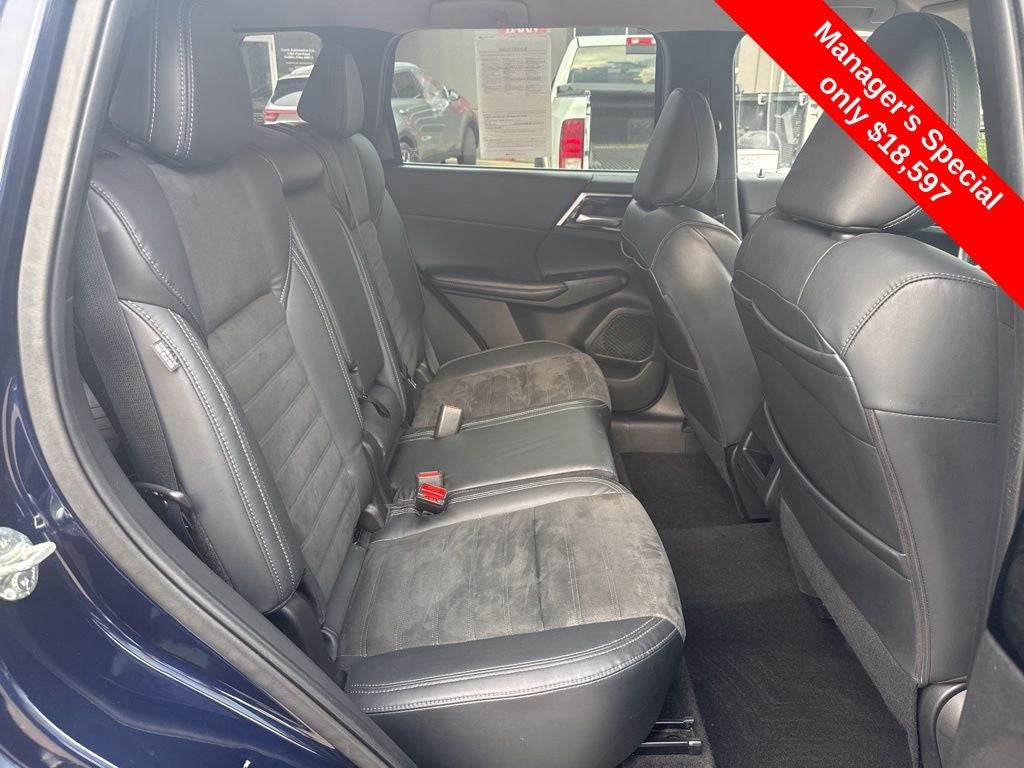 2022 Mitsubishi Outlander Base