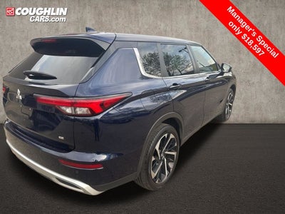 2022 Mitsubishi Outlander Base