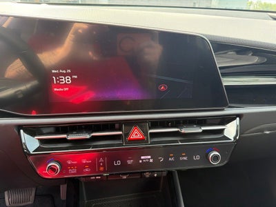 2023 Kia Niro SX