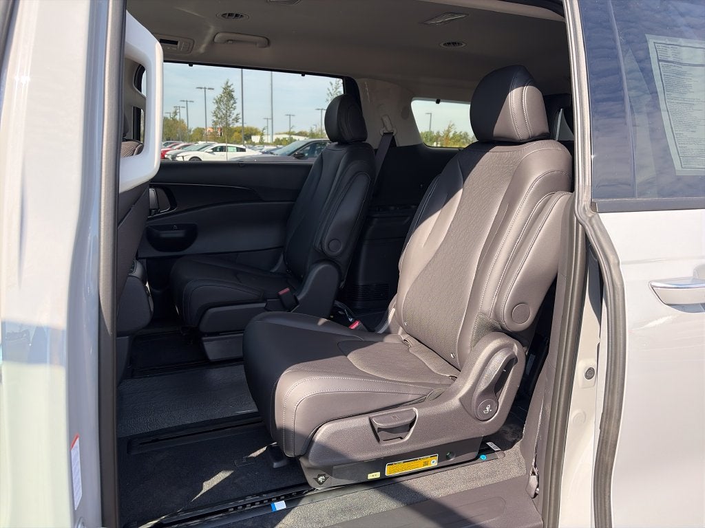 2027 Kia Carnival Hybrid EX