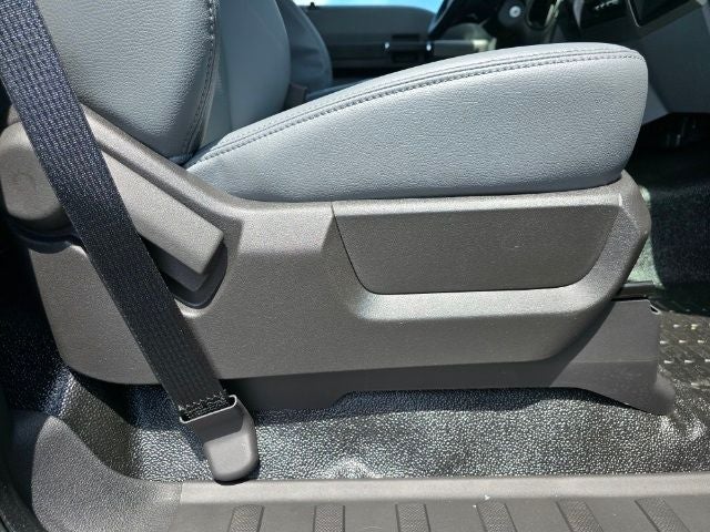 2025 Ford Super Duty F-750 Base