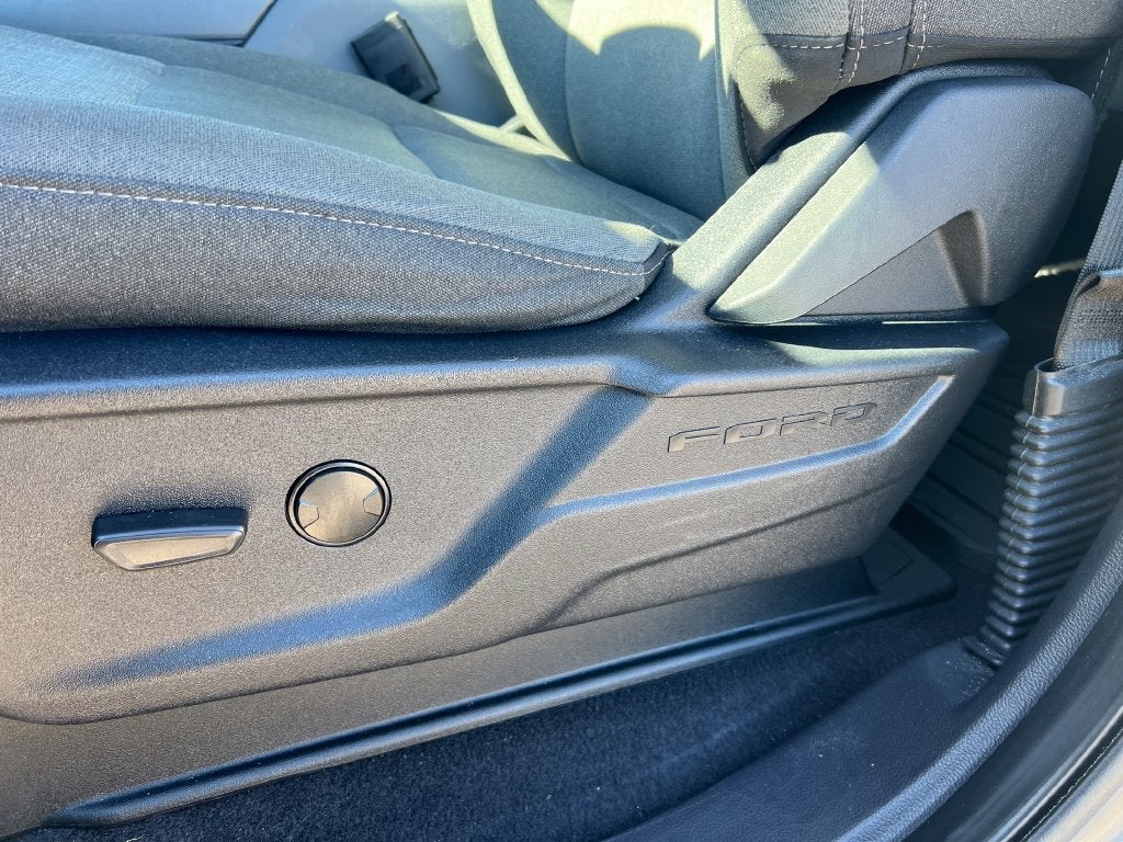 2023 Ford F-150 Lightning XLT