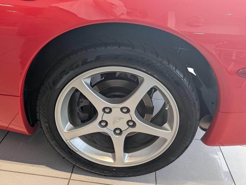 2004 Chevrolet Corvette Base