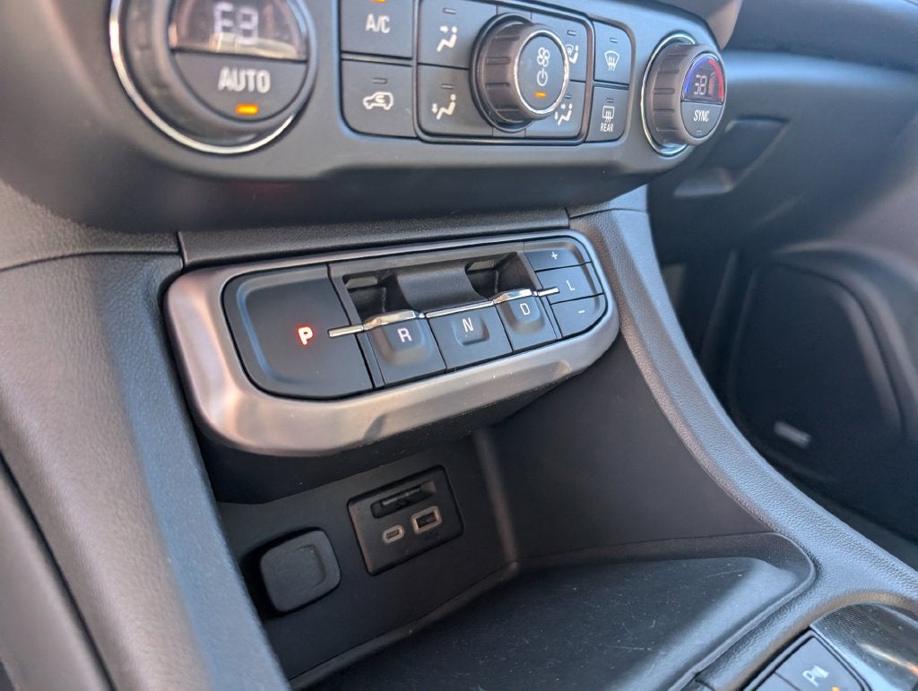 2022 GMC Acadia AT4