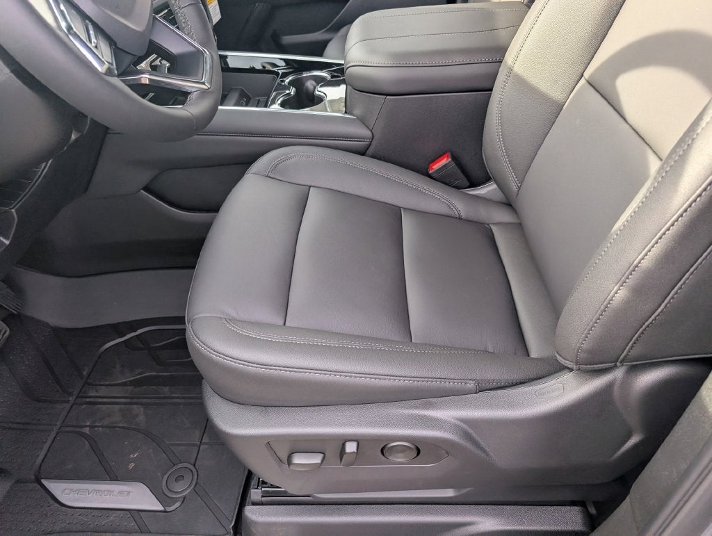 2027 Chevrolet Suburban LT