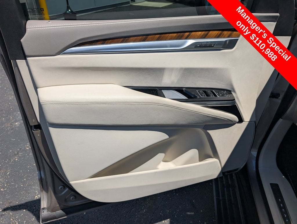 2025 Cadillac Escalade Sport Platinum