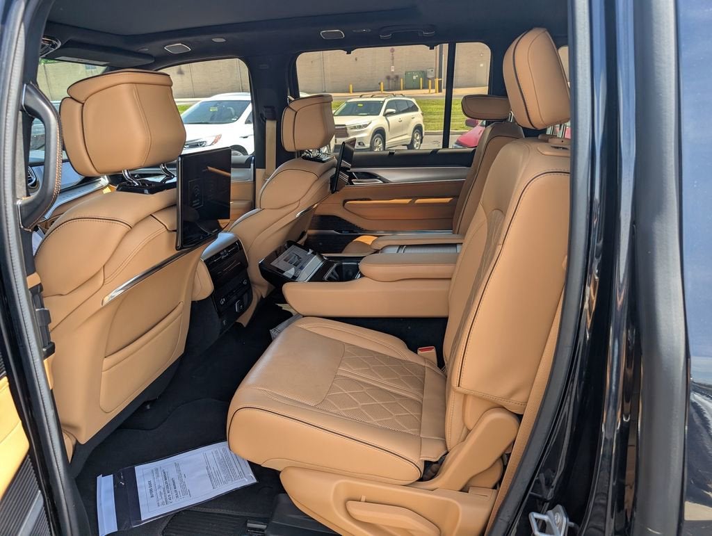 2022 Jeep Grand Wagoneer Series III