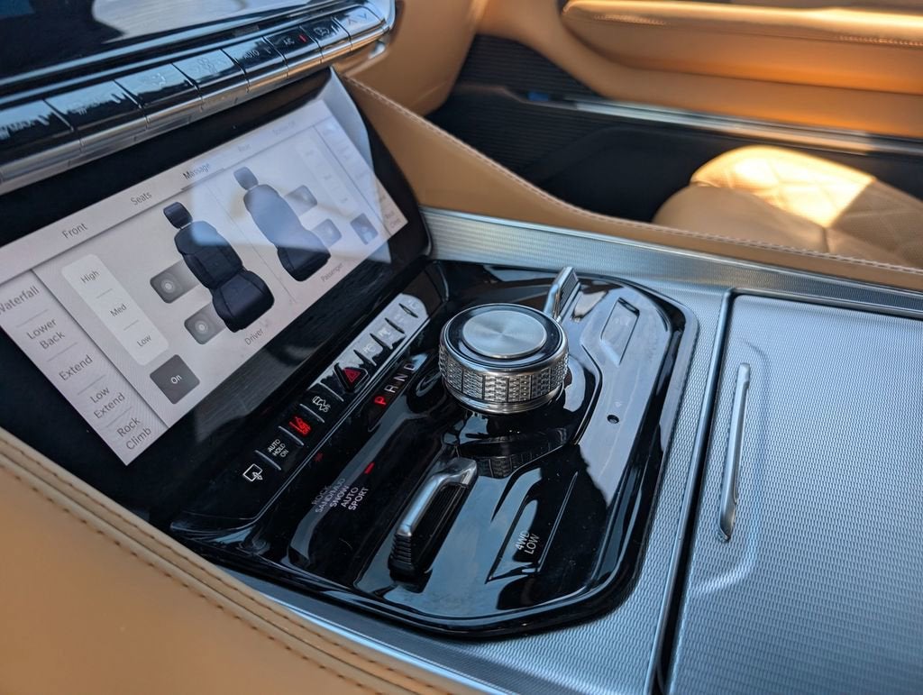2022 Jeep Grand Wagoneer Series III