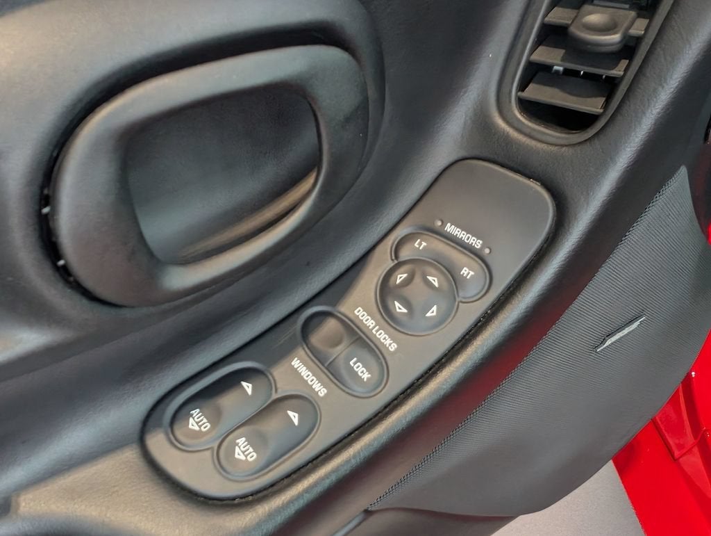 2004 Chevrolet Corvette Base