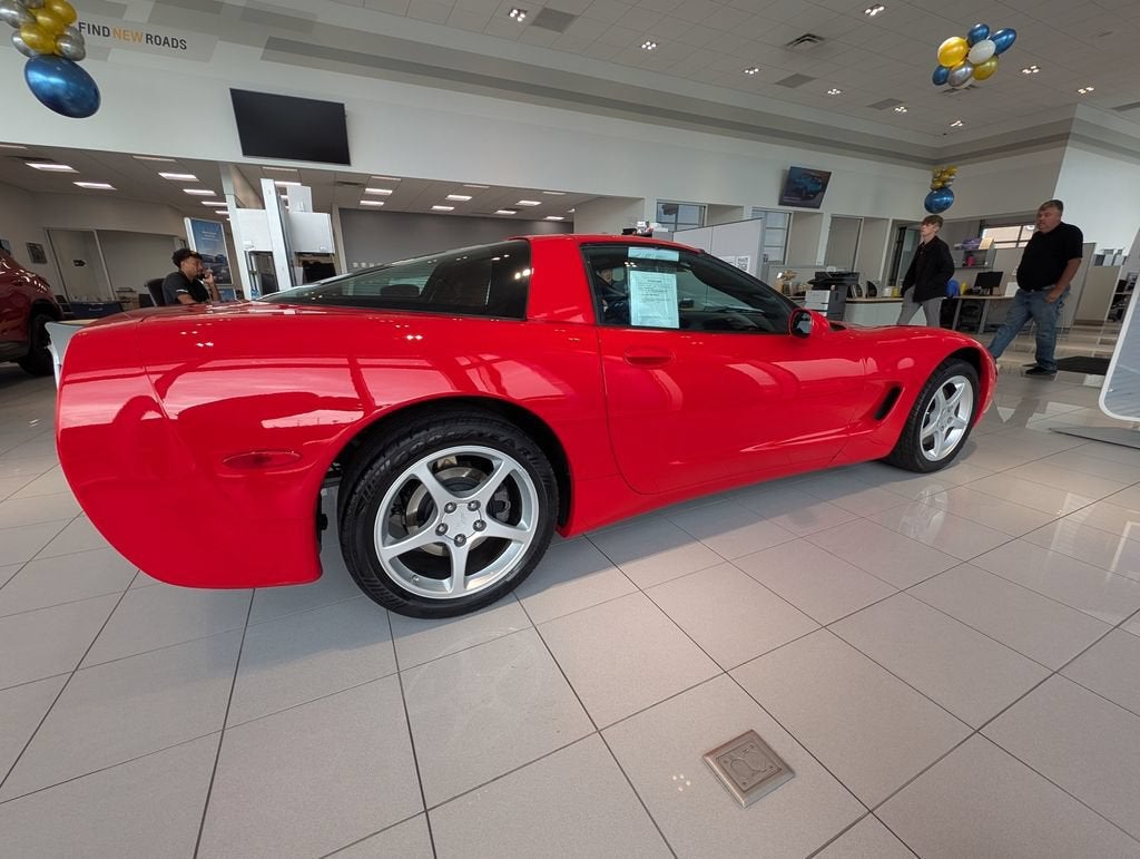 2004 Chevrolet Corvette Base