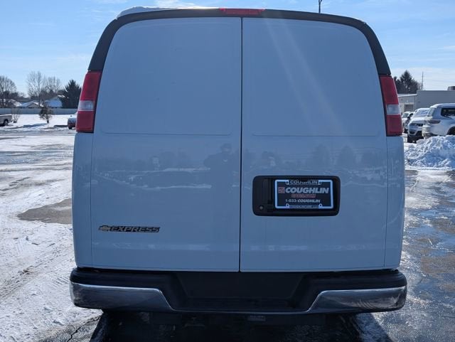 2025 Chevrolet Express Cargo WT