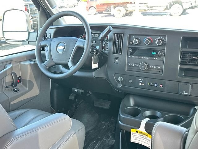 2025 Chevrolet Express Cargo WT