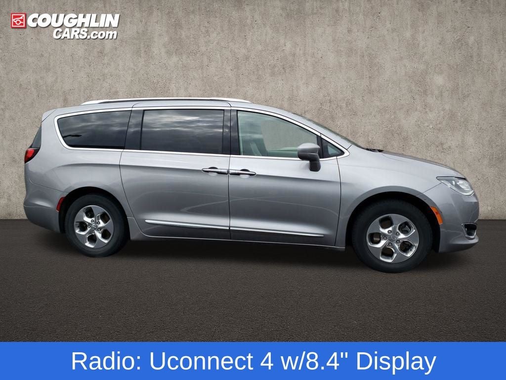2019 Chrysler Pacifica Hybrid Touring L