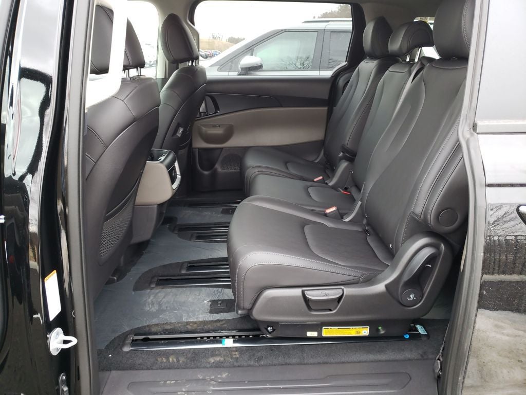 2026 Kia Carnival Base