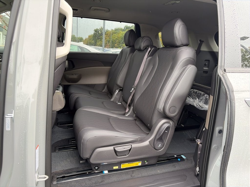 2027 Kia Carnival EX