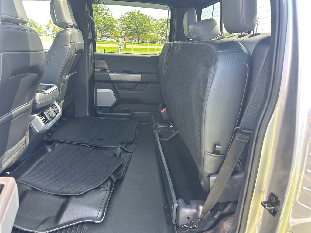 2024 Ford F-150 Lightning LARIAT