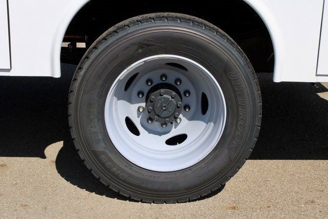 2024 Ford F-600SD XL