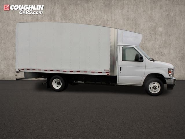 2025 Ford E-350SD Base Cutaway