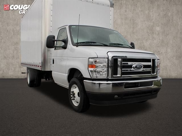 2025 Ford E-350SD Base Cutaway
