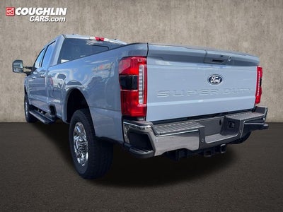 2027 Ford F-350SD Lariat
