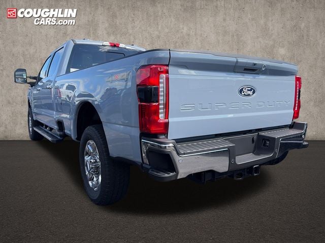 2027 Ford F-350SD Lariat