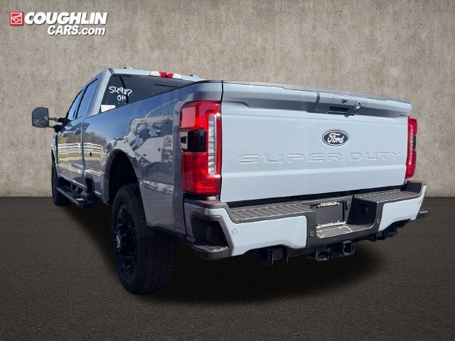 2027 Ford F-350SD Lariat