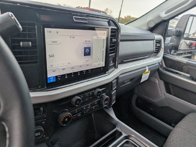2027 Ford F-350SD XLT