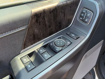 2027 Ford F-350SD Lariat DRW