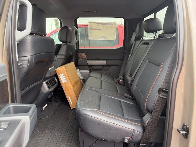 2027 Ford F-450SD Lariat DRW