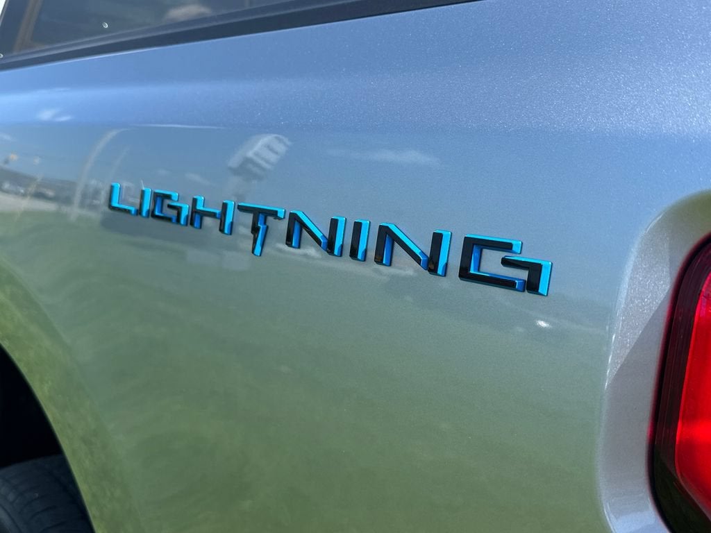 2024 Ford F-150 Lightning LARIAT