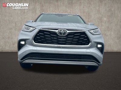 2025 Toyota Highlander Hybrid Platinum