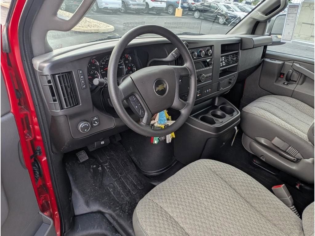 2025 Chevrolet Express Cargo WT