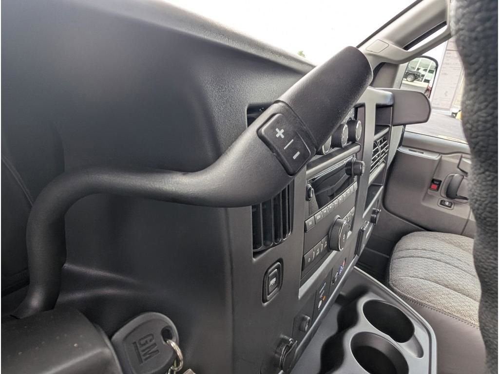 2025 Chevrolet Express Cargo WT