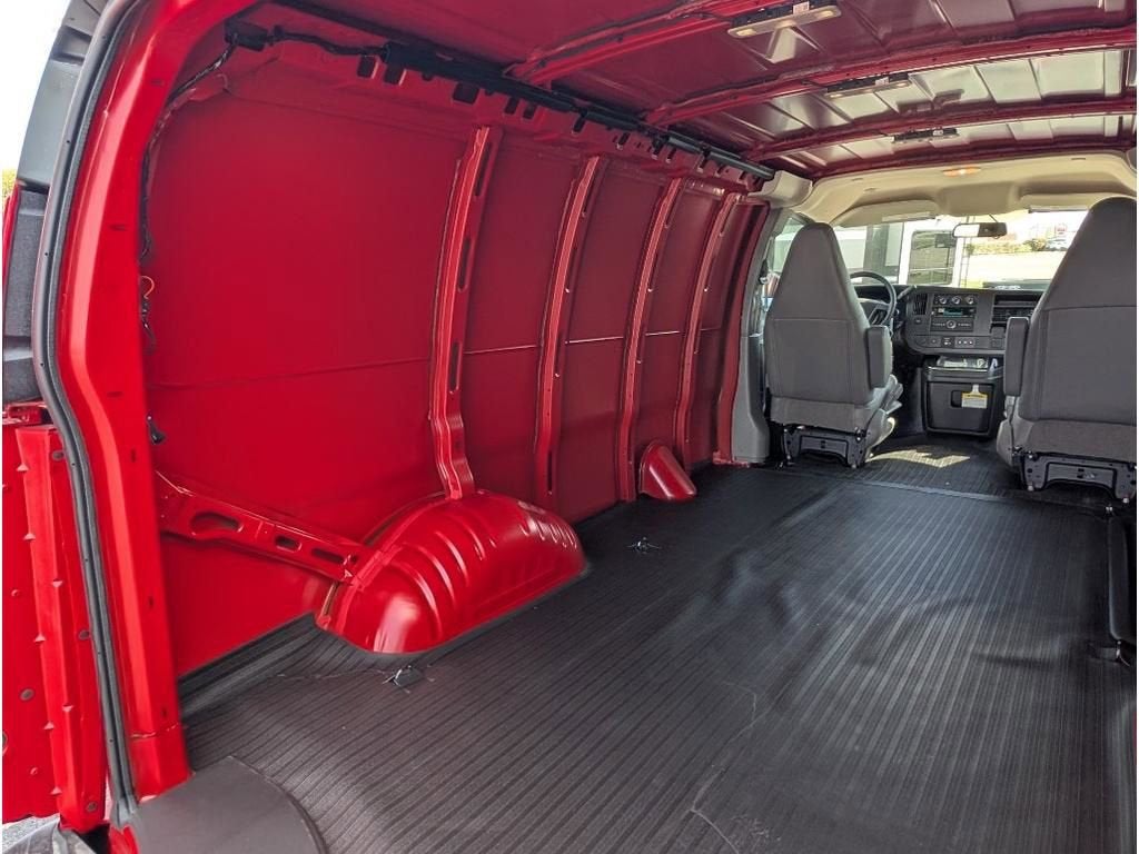 2025 Chevrolet Express Cargo WT