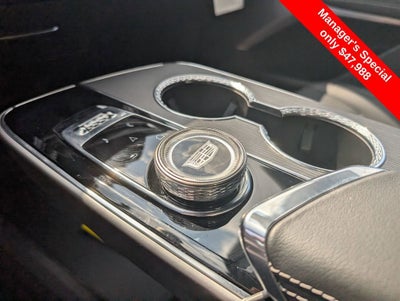 2025 Cadillac LYRIQ Luxury 3