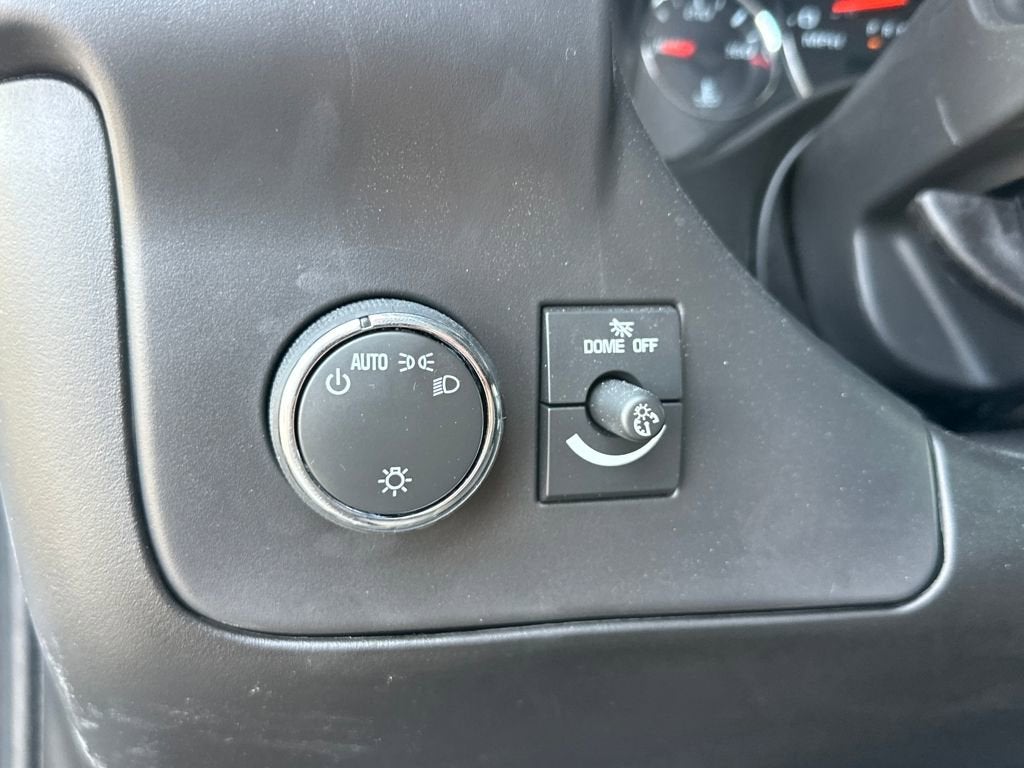 2025 Chevrolet Express Cargo 3500 WT