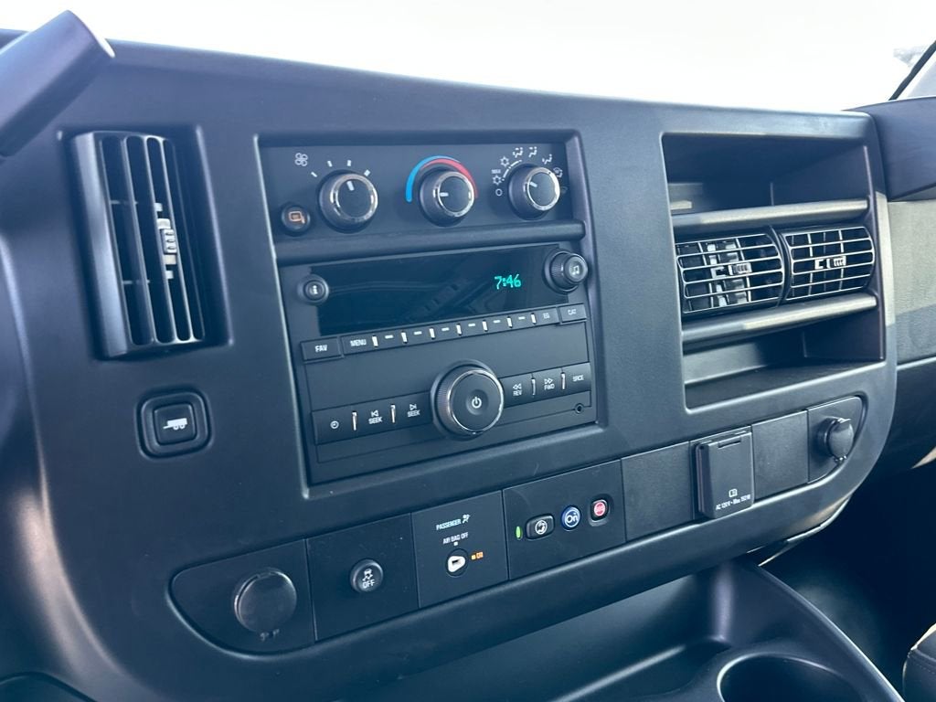 2025 Chevrolet Express Cargo 3500 WT