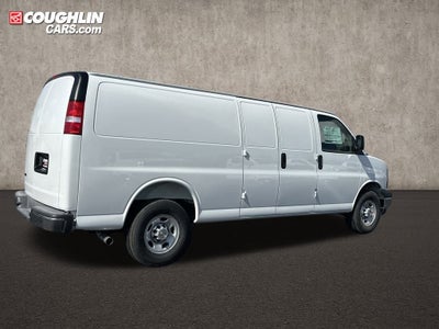 2025 Chevrolet Express Cargo 3500 WT